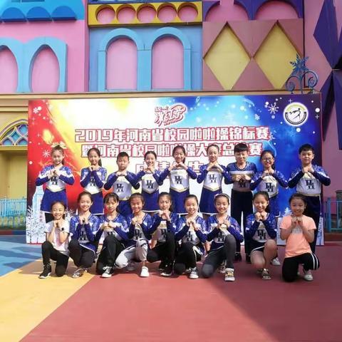 当冰雪遇到了啦啦操会产生怎样的化学反应？那就是火辣辣的激情！