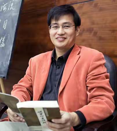 当代著名书画艺术家李伟华景德镇陶瓷作品赏析