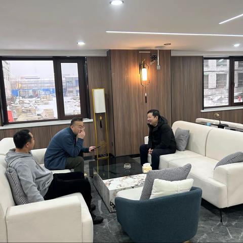 呼和浩特市分行住房金融业务中心陆平总经理走访北环盛世支行合作开发商及中介