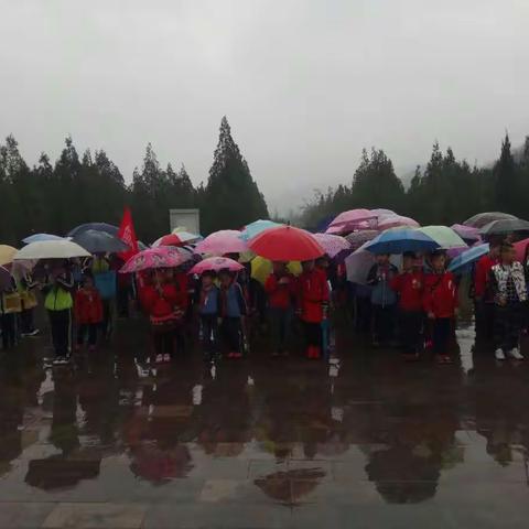 作文魔方、剑步英语祭扫烈士墓活动报道！