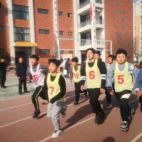 商丘市示范区一中举行九年级体育中考模拟测试