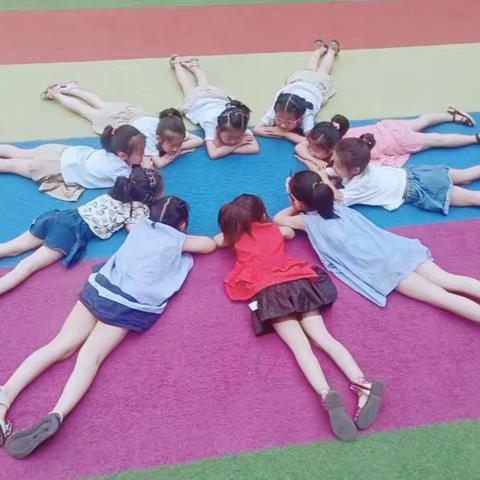 红缨幼儿园学前三班可爱的宝贝，一起来分享一下他们快乐的幼儿园生活吧！