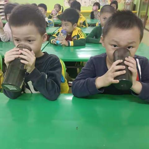 蓝翔幼儿园朵三班生活记录篇