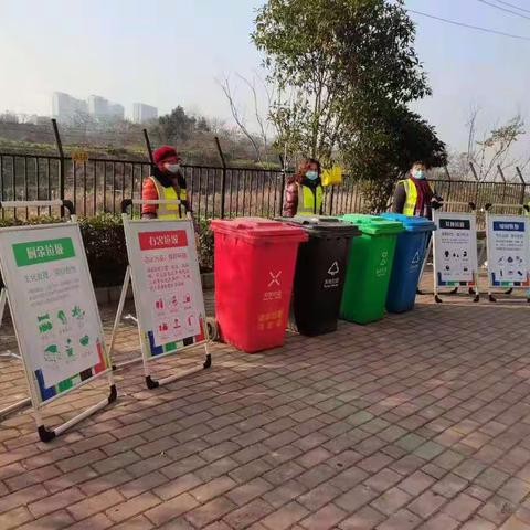 圣诞节遇上垃圾分类督导宣传