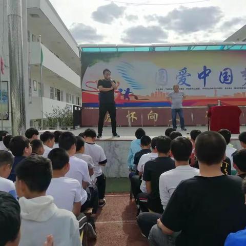 让心理健康伴你成长   竹林关中学七年级心理健康指导