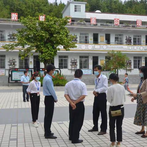 迎复评促规范，以创强谋发展——热烈欢迎省督导组专家莅临我校验收教育强镇复评工作