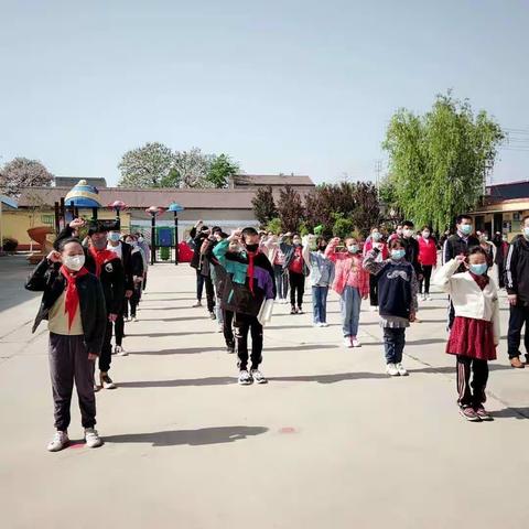 以德立身，以德立学——侯庄小学教师宣誓活动
