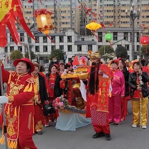 秧歌锣鼓采莲船   欢欢喜喜过大年