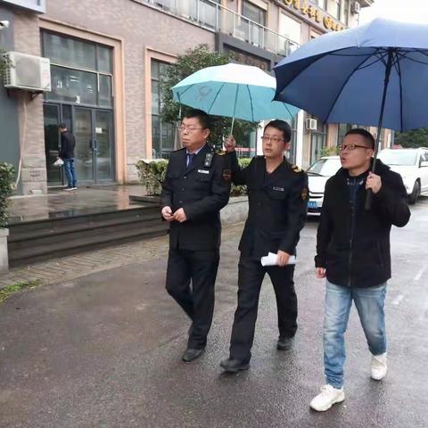 太华路街道含元西路社区积极处理居民关于异味问题的投诉
