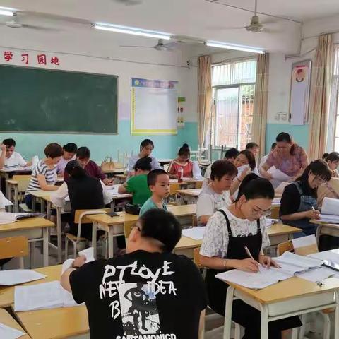 夏日炎炎季 园丁耕耘忙