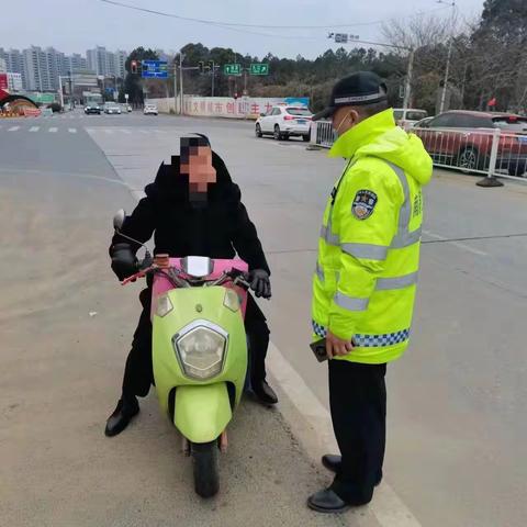 【春节我在岗】经开交警严厉打击道路交通违法行为