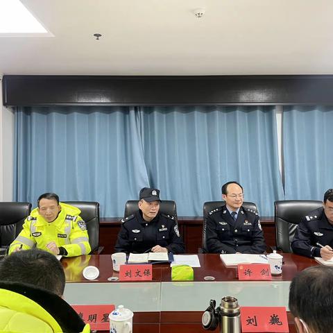 刘文保调研指导经开大队文明创建工作