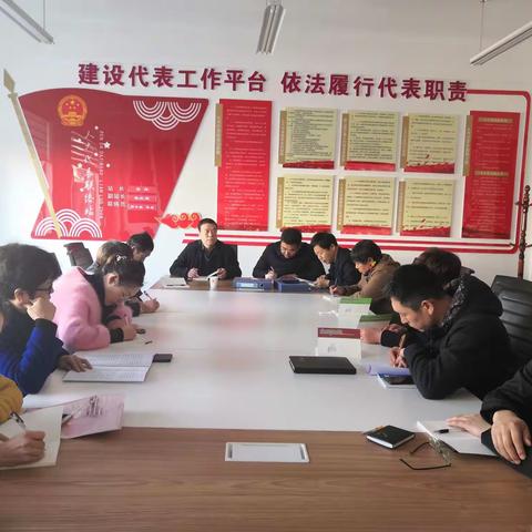 县直人大代表团开展接待走访群众日活动