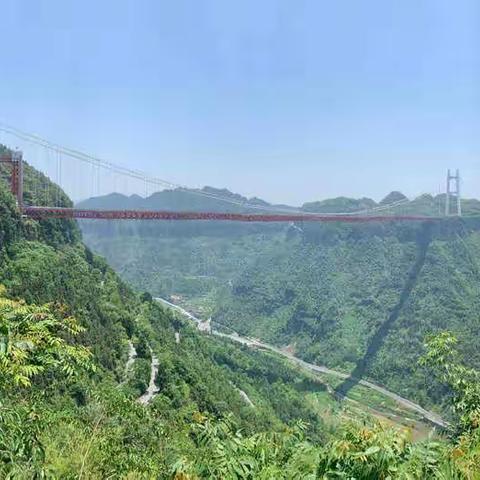 矮寨大桥和德夯苗寨