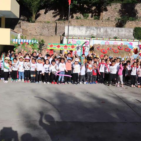 “乐享中秋，欢度国庆 ”——绿汁镇中心幼儿园开展双节主题系列活动