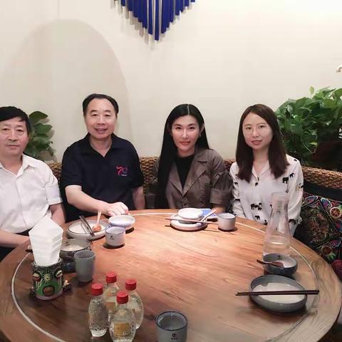 佳福瑞访问中国生命关怀协会秘书长