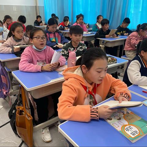 五年级二班首届古诗背诵比赛
