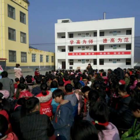 2017年2月10日，付店镇马庙小学组织各班主任对学校校舍安全和消防安全进行排查。