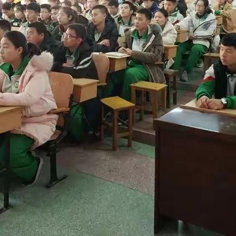 盯准目标    高效提质——市一中九年级小组长培训