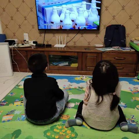 五中幼儿园樱桃班幼儿《开学前疫情防控规范培训三》