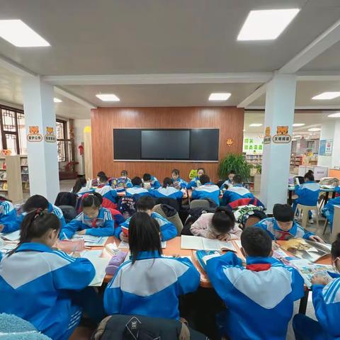 书香浸润心灵      阅读点亮人生                 ————敦化市第二实验小学四年三班“敦图·知行”书香研学活动