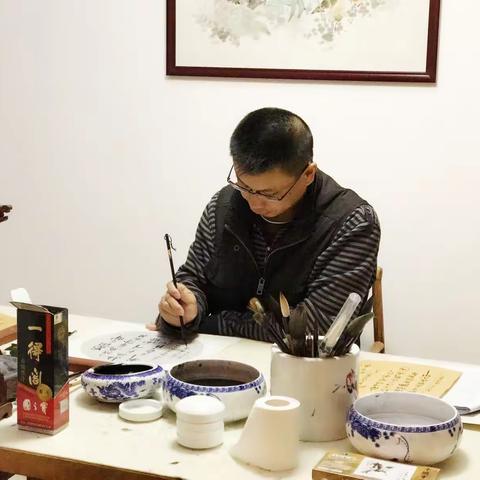 风轻一楼月  室静半枕书
