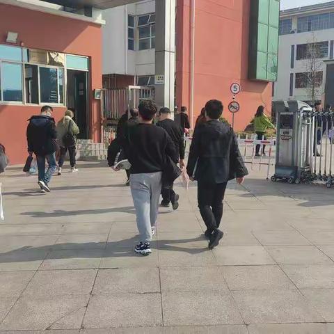 凝心聚力  减负增效