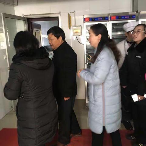 宿迁市食品药品监督管理局领导莅临市实小幼儿园检查指导食品安全工作