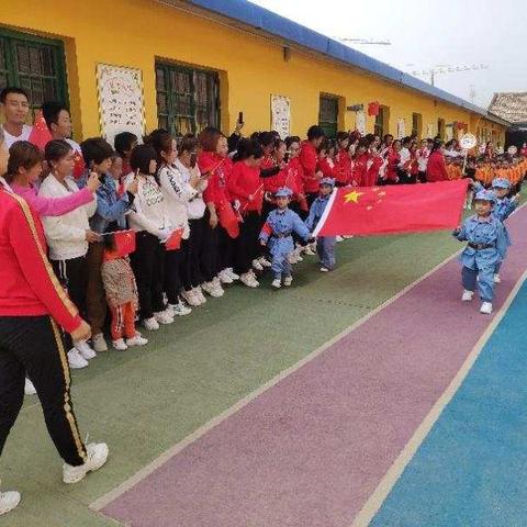 中三班小朋友:快乐九月，成长记忆