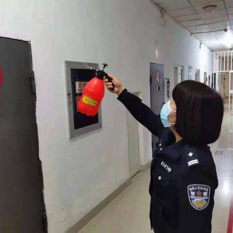 抗疫一线报道:巾帼不让须眉 医务所女民警抗疫细节