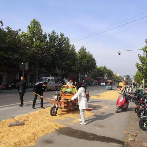 固城乡整治打场晒粮行为，消除道路安全隐患