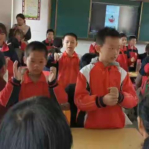 我的成长，与你有关——渣津镇龙坪小学家长会