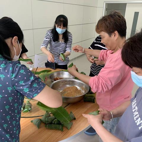 民泰银行龙游支行举办“粽情端午，感恩有你”活动