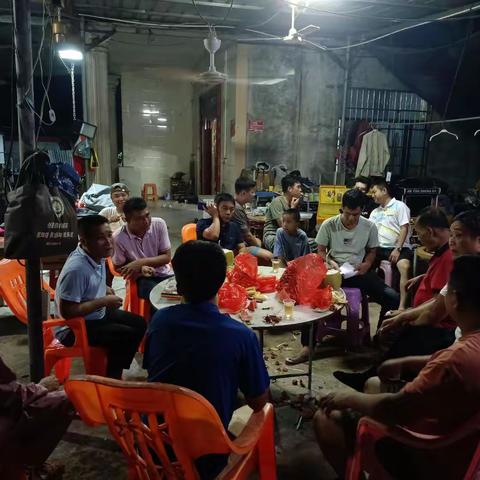 “东溪夜话”唠家常，听民声，解民忧