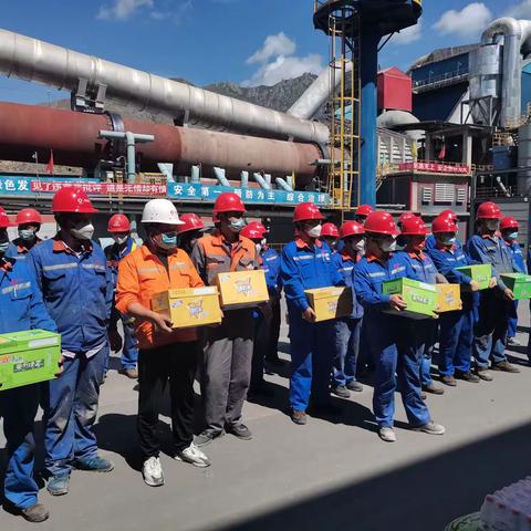 夏河公司开展“夏送清凉”活动