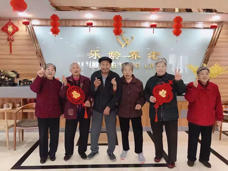 疫情无情，人有情，情暖乐龄