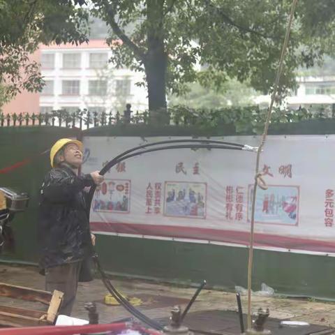 端午假期冒雨改造线路 为高考考生“清凉迎考”