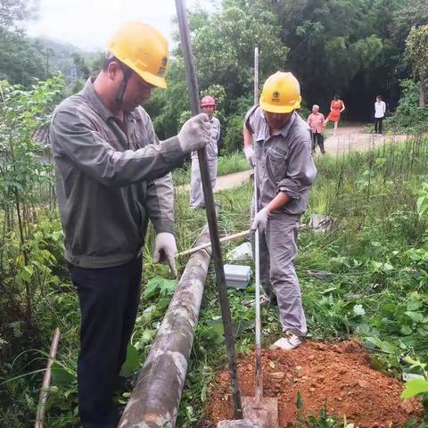 江西上犹供电：雷暴天气惹“祸”供电员工抢修复电