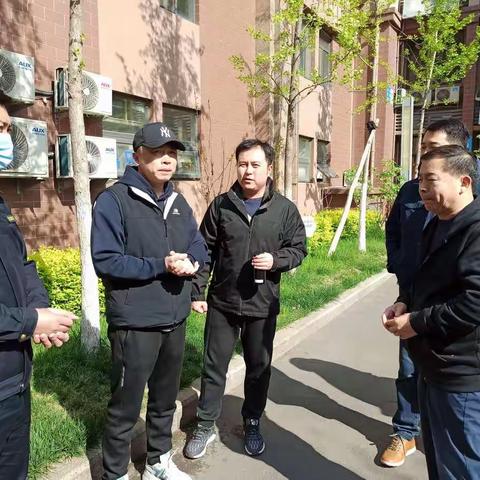 济南市城管局携媒体聚焦甸柳街道甸新佳园录制垃圾分类宣传片