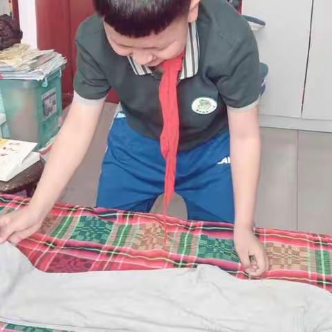 我劳动我快乐！   四六班李志斌