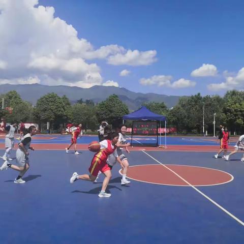 2023年鹤庆县第四届篮球足球啦啦操联赛开哨