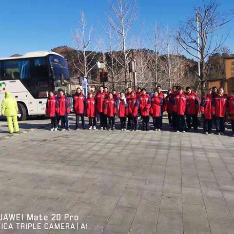 体验冰雪魅力，共享冰雪快乐———石门寨学区初级中学冰雪节体验活动纪实