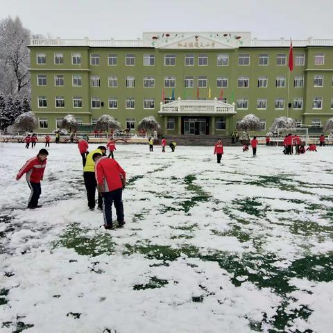 2018年冬天的第一场大雪，看看这些高兴的孩子们！