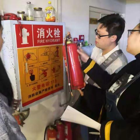 彩虹街道通航社区开展迎国庆消防安全大检查活动