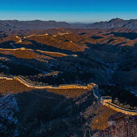 夕照金山岭长城