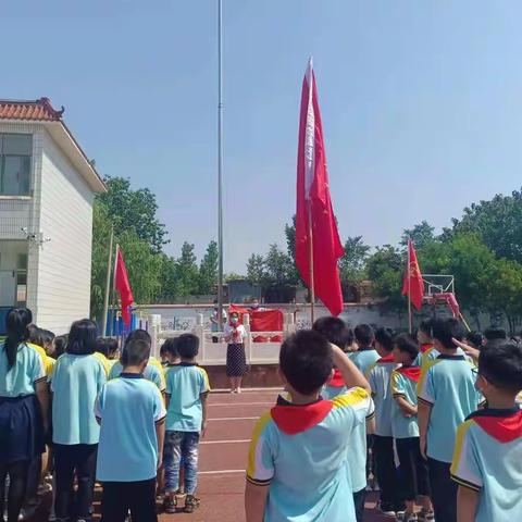 “喜迎二十大，争做好队员”——梁堂镇北寺地福和希望小学新队员入队仪式