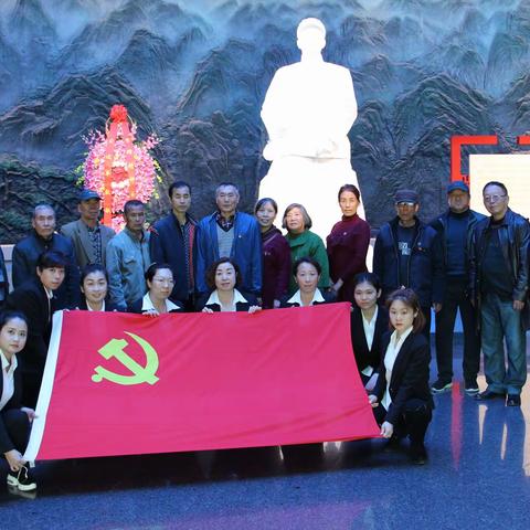 朴屯街道岫岩社区开展“不忘初心、牢记使命”主题教育——参观雷锋纪念馆