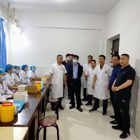 【佳县中医院】佳县教育体育局局长崔东卿来我院督查高考体检工作