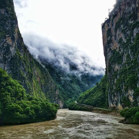 云南西北15日游之十 丙中洛景区：石门关 雾里村 茶马古道秋那桶……