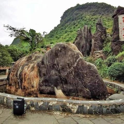 桂粤湘九日游之玉石林、姑婆山